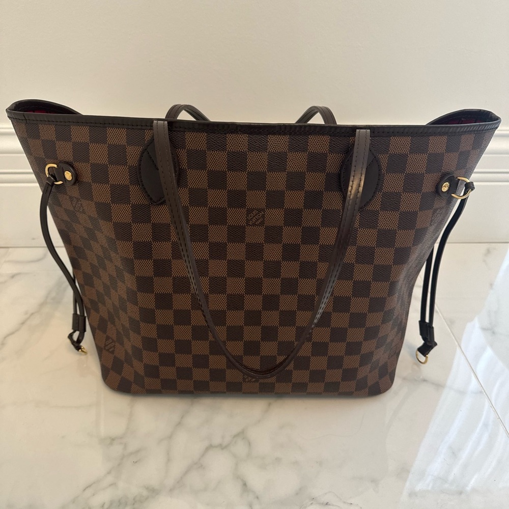 Louis Vuitton Neverfull Tote